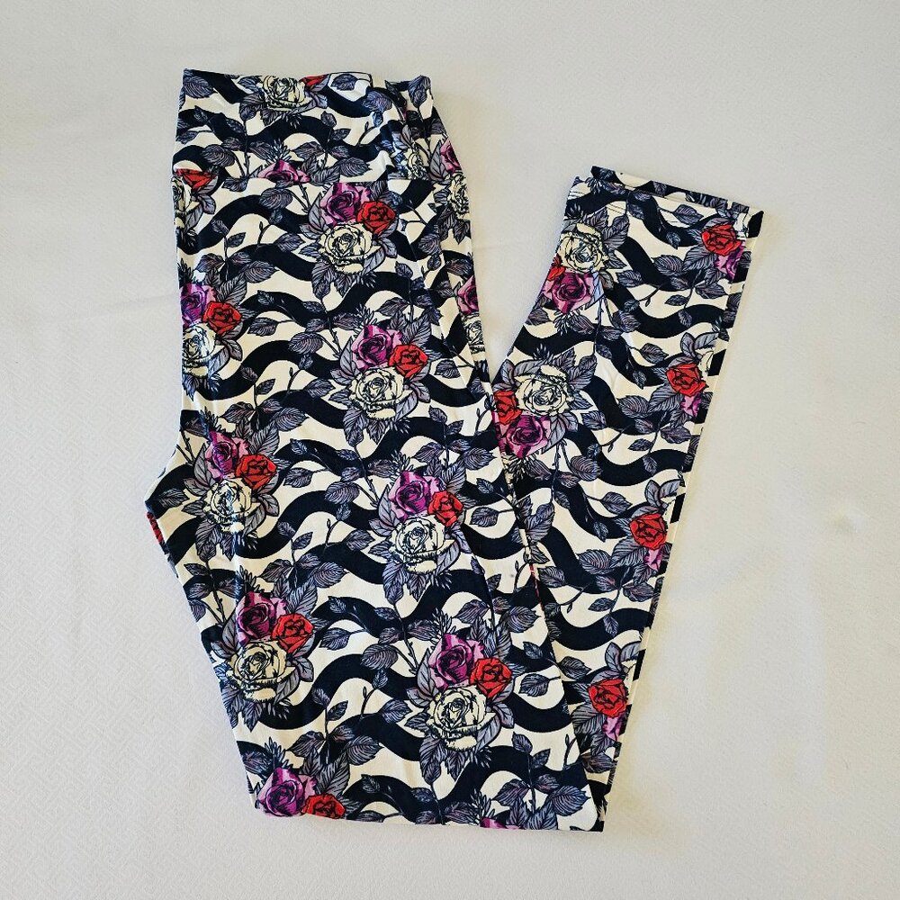Fabulegs Leggings NWT Navy Blue White Roses Size M